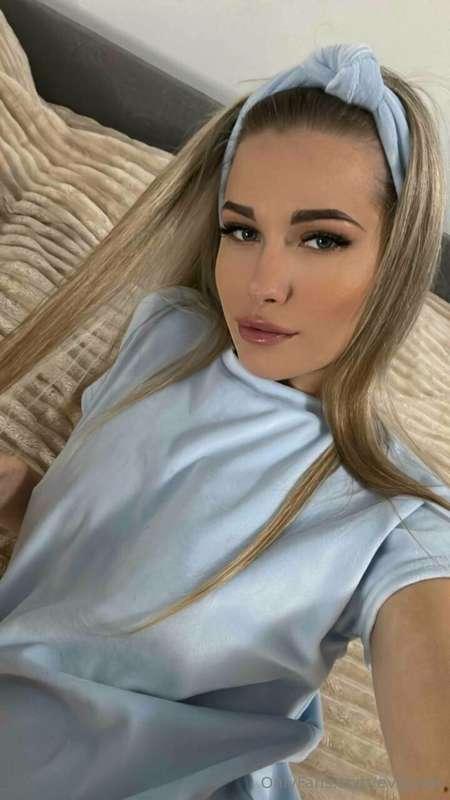 Your blonde with blue eyes❤️