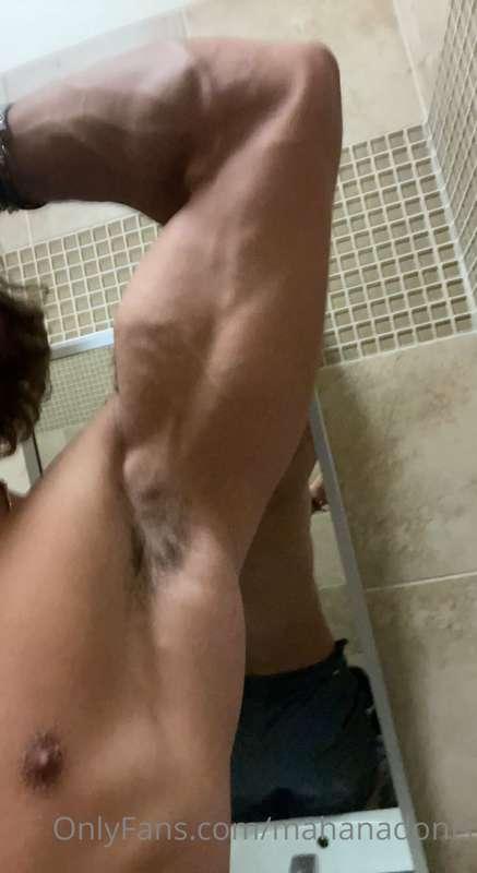 Them pits be so yummy 😉