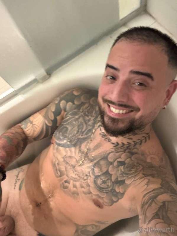 🔥Free Subscription 🔥@nicoink @nicoinkHot and horny🔥😋 guy 33 ..