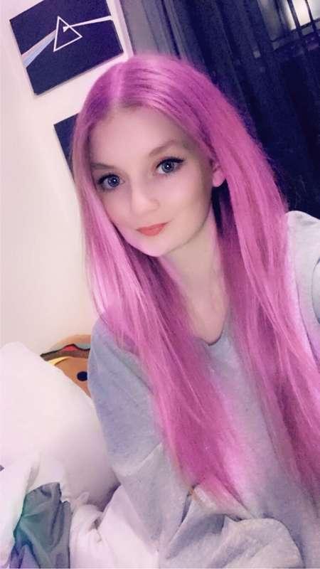 😈
