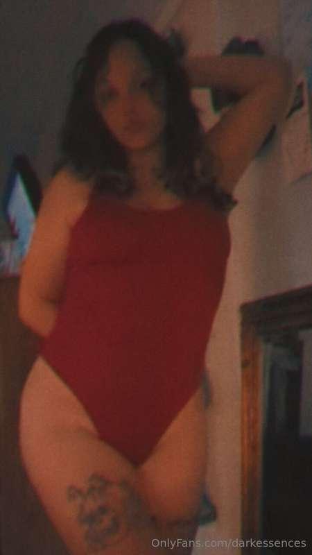 Temptation never looked so good 🫦 hit me up and keep me comp..