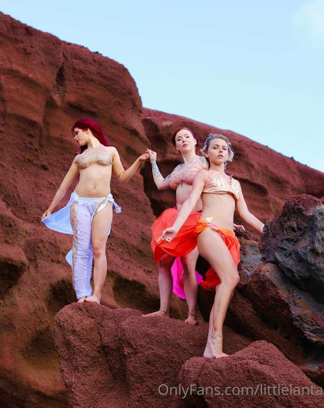 🏜 Rock goddess 🏜
@toychloe @evaray