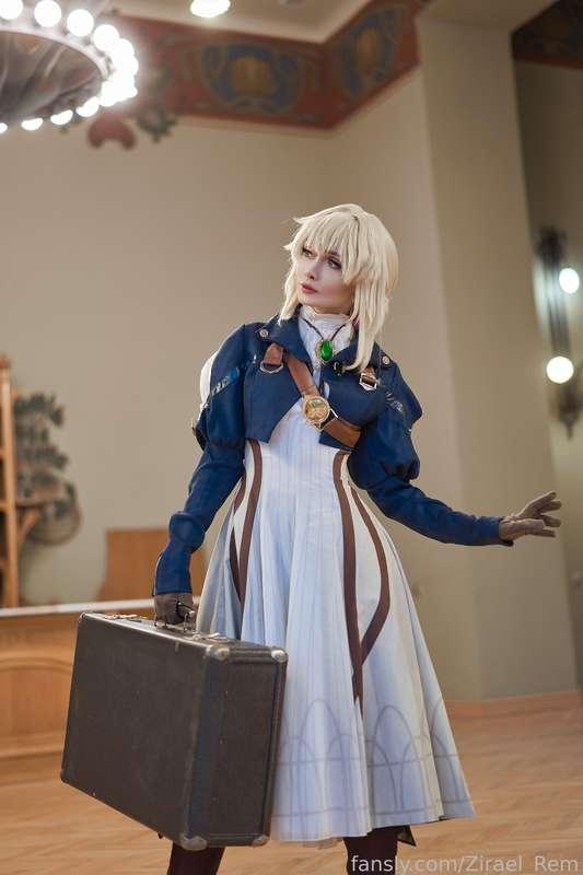 Second February HD set is Violet Evergarden from anime Violet Evergarden💌 
