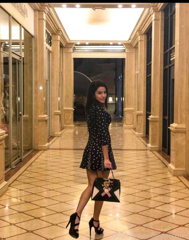 do you like elegant girls ?