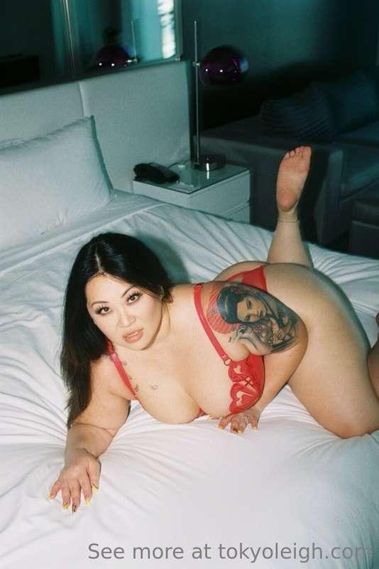 Can I make your day better? Message me❤️