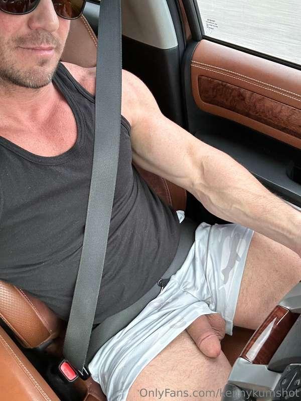 You're in the passenger seat and see me like this.. wyd? Com..