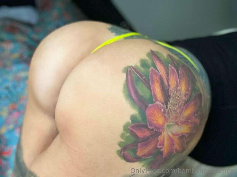 this ass could use some handprints!