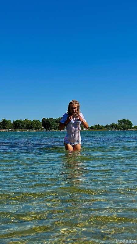 Had to test out the wet T-shirt before the bikini top came off 🤷🏼‍♀️

Looks pretty see-through to me, right? 😉

Check your DM today to see the end result 🫣
