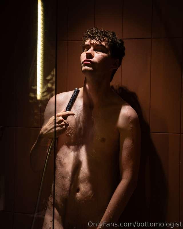 Come join in me the shower 🚿