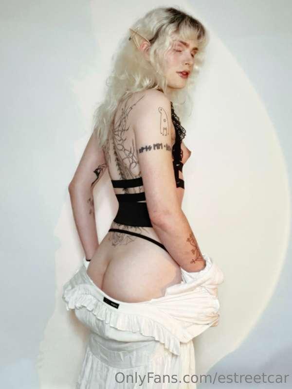 elf girls are actually rather slutty
once you get to know th..