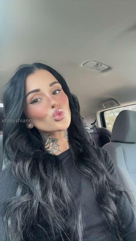 Sexting sessions are open again!Also I’ve decided I will be ..