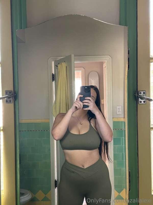 officially my favorite gym outfitttt🔥