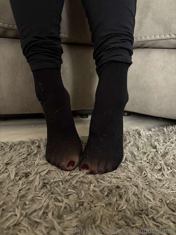 mrs_footjobqueen image #5