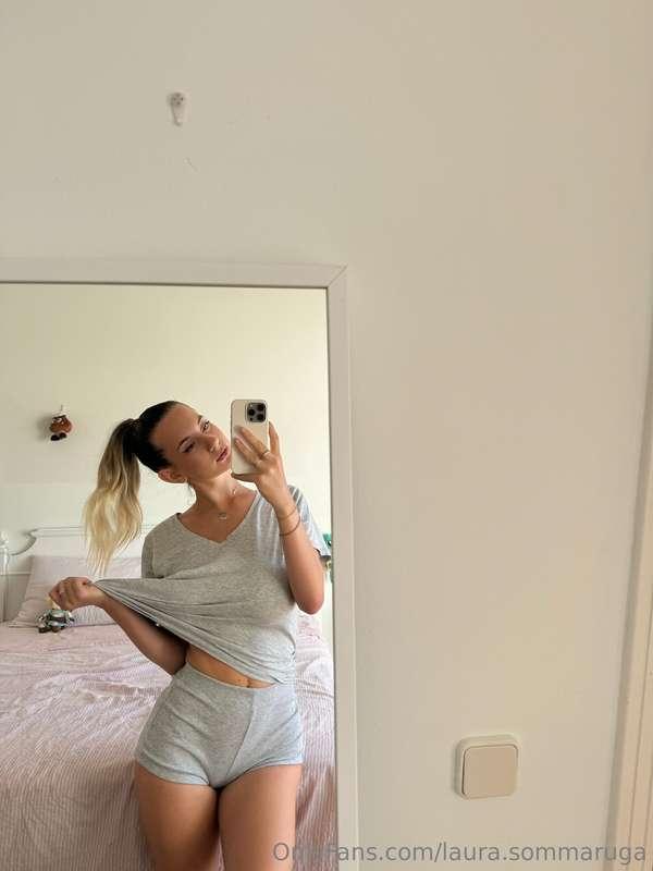 Comfortable never looked this good… or maybe it’s just me😏