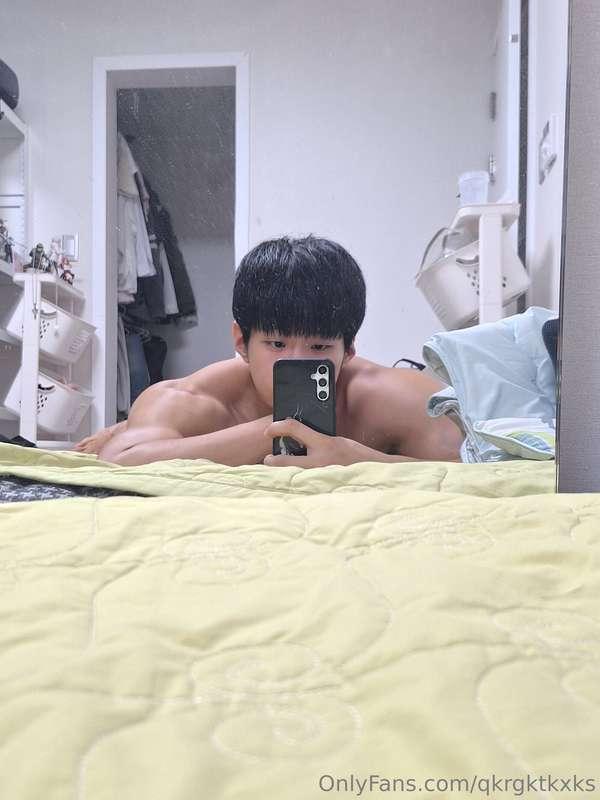 박하단들 잘 쉬고있나☺️ 이번주에 오운완을 안했어서 집어와가지고 찍어봤숩니다ㅎㅎㅎ 요즘 제가 벌크업 시즌이라..