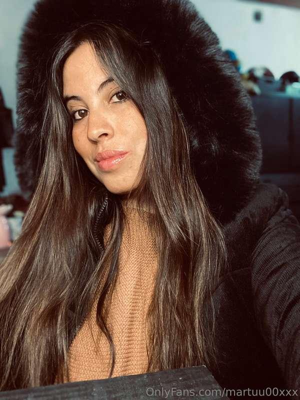 It's cold here, shall we warm up?❄️😏🔥