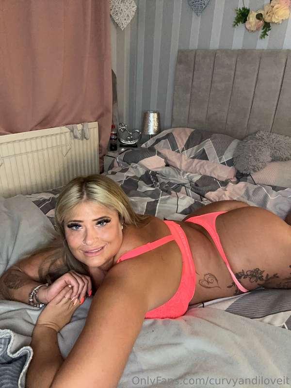 Hey darling x do you like my lime pink set? x its so sexy. i..
