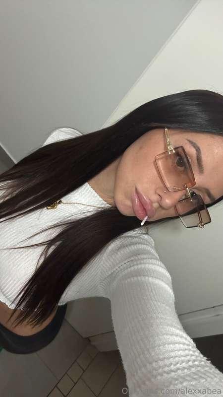 serving looks and blocking shade... these sunnies do both! 😝