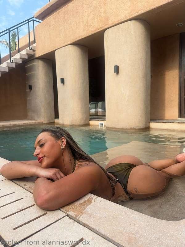 First fan to tip $50 gets $500 worth of content 🥰 