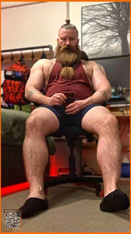 Daddys back! 😈 come ere thrall 🙇🏻 Feeling full at 124kgs 😋
...