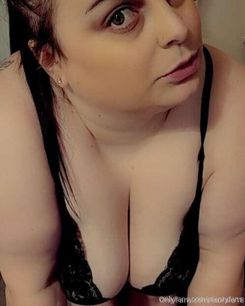 Hi, I am extremely horny for you, send me your tip, I offer ..