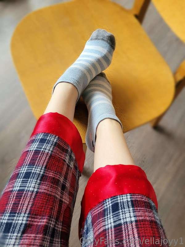 POV: you are the footstool below My heels & perfect arches