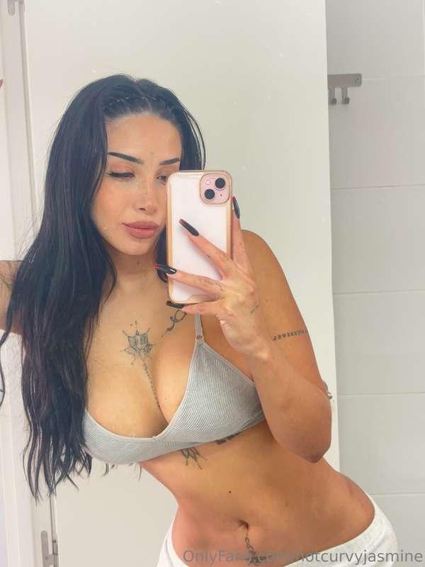 fuckkk... it gets me so wet the idea of getting breeded 😭😭 t..