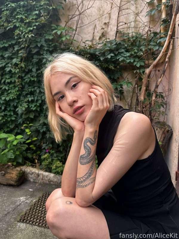 Guess what I think about?🌸

#asian #teen #young #skinny #daddysgirl #babyface #petite #natural #student #blonde #tattooed