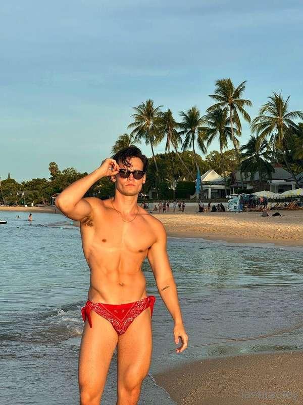 Shall we swim together? 😉