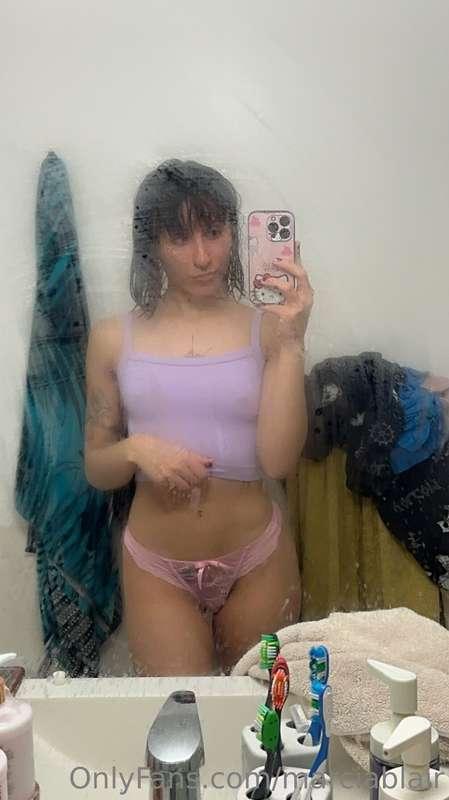 Let's get naughty in the shower 😈