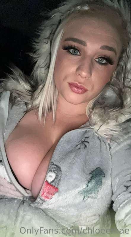 PJ party at the club tonight in my penguin onesie 😘