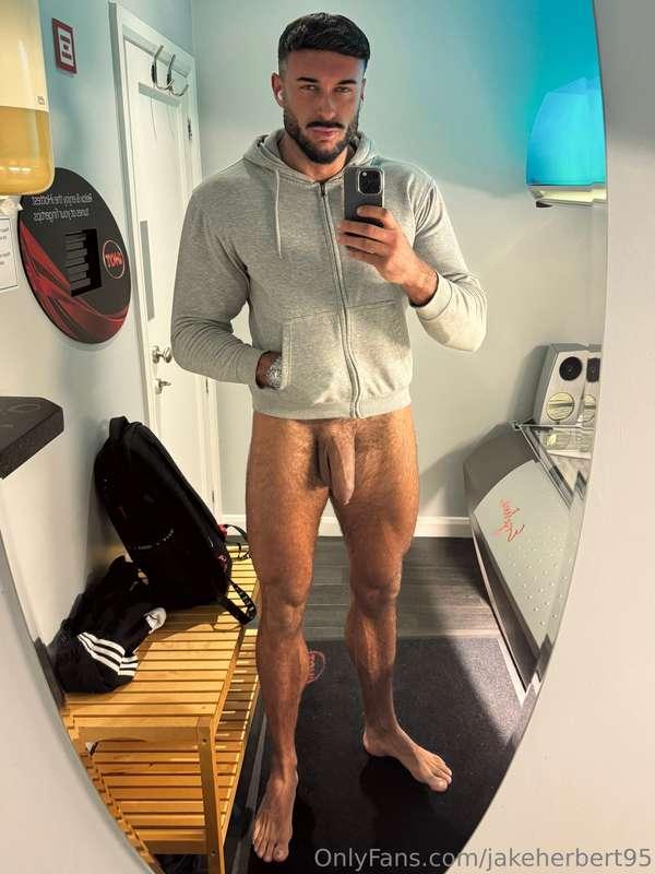 Sweaty dick ready for sucking 👅
