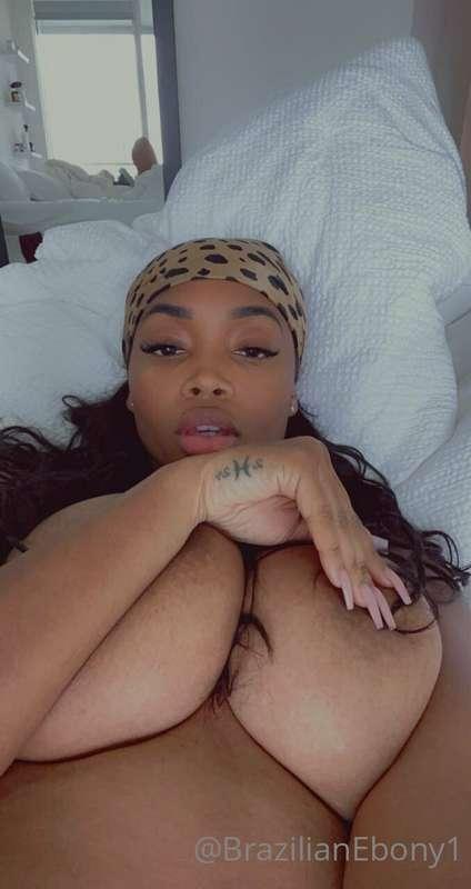 In bed ready to cum flash sale 😈 VIDEO & PICTURE SET 🔥