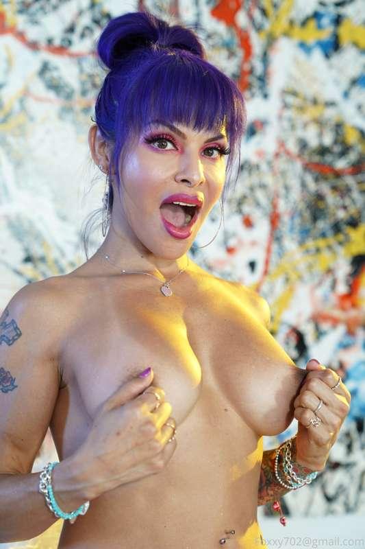 It's officialy hard nipple season! 🙊✨