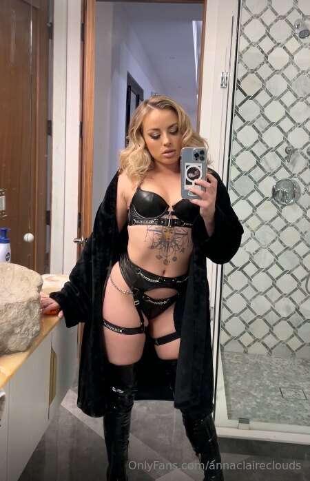 I'm still awake if you wanna sext with me. $75 for a full 20..