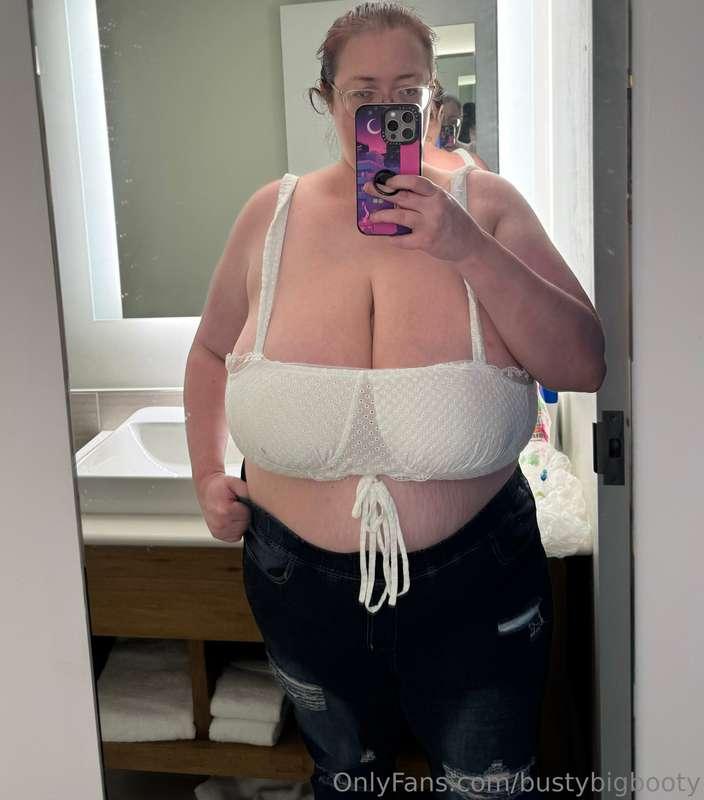 My outfit of the day before it gets too chilly outside! To s..