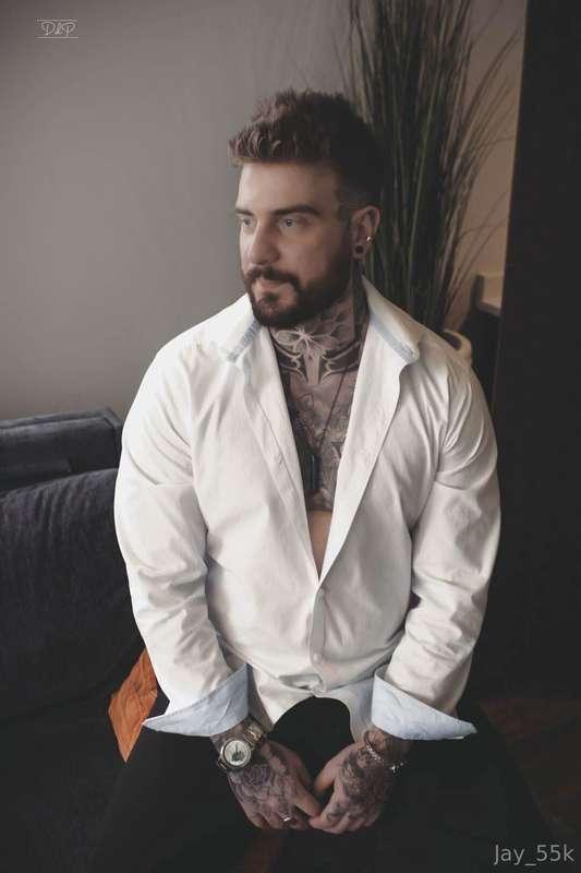 This outfit says I’m polite and innocent… my DMs say otherwi..