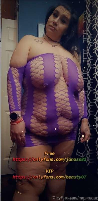 I'm ReAdY tO pLeAsE yOu

✨️Thic
✨️Slutty 
✨️Goth 
✨️Tatted a..