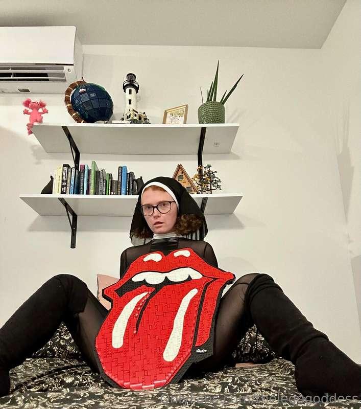 What type of music do you listen to 👅