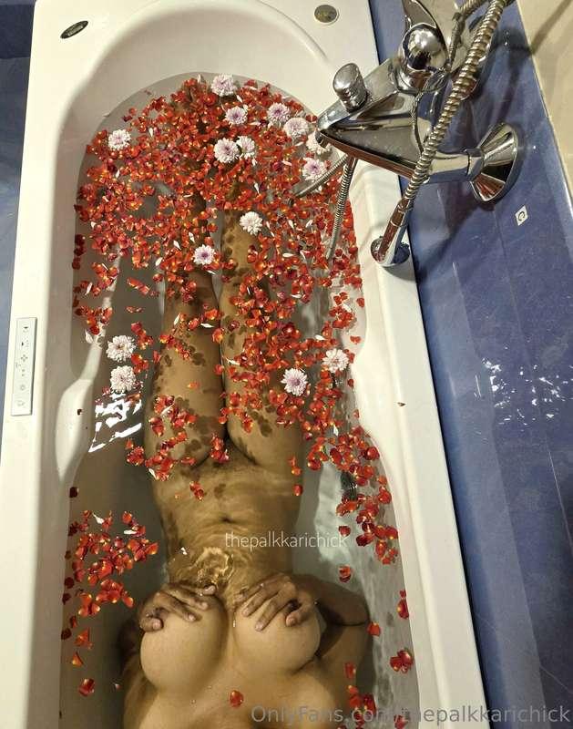 The Tub, Clear water and the Petals 5/6