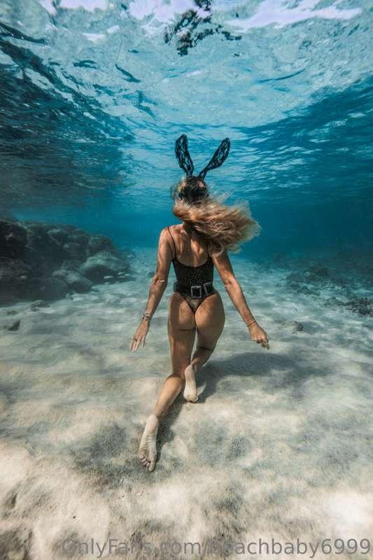 Cum with me as i shoot UNDERWATER as a playboy bunny hehe ;)..