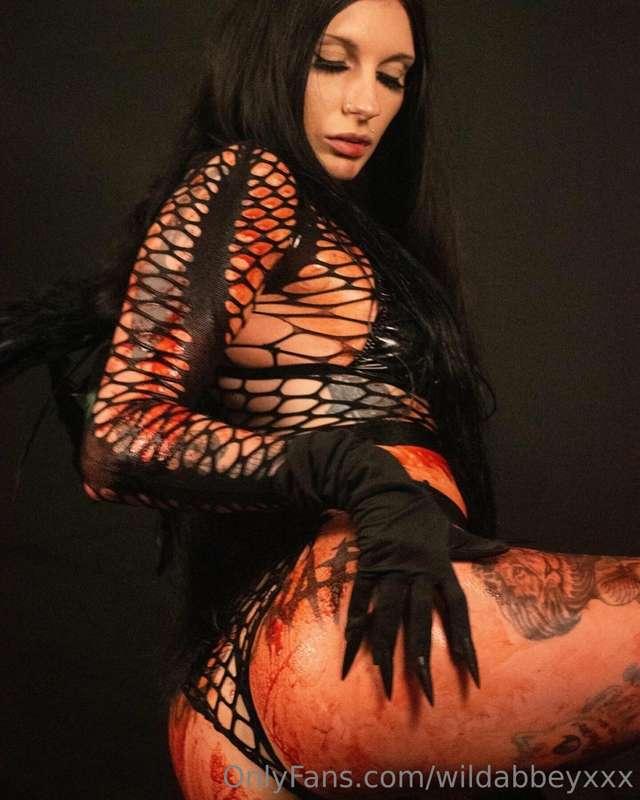 halloween content cumming all month long starting next weeke..