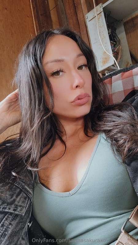 Hey everyone! I'll be online tonight around 7-8 PST! Come ha..