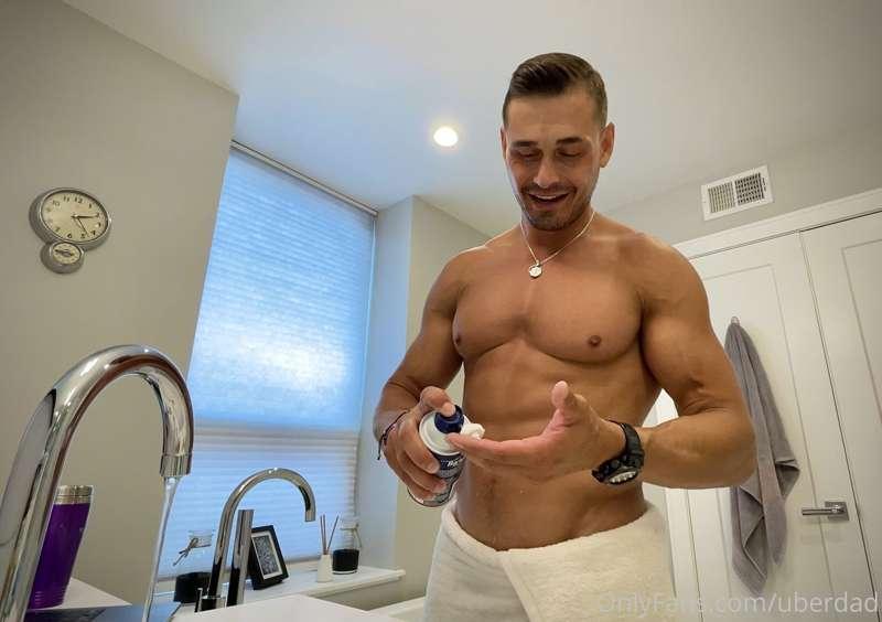 New hair cut and new “Stripped Down Science” episode 😈👨🏻‍🔬🧬 ..