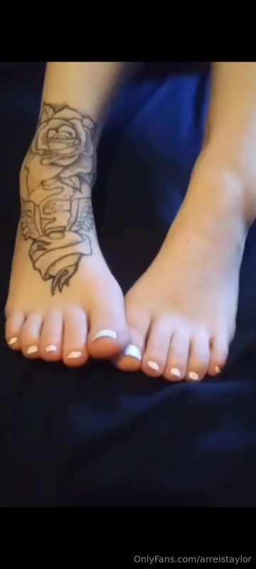 Check out my besties new page she's open to requests .... fo..