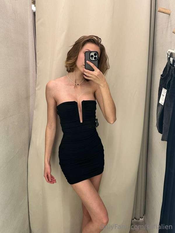 Shopping mood unlocked. This dress? Yep, it’s screaming buy ..