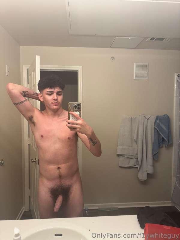 Should I stroke it right now? 👀