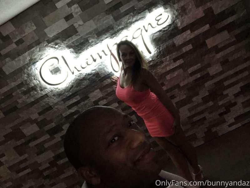 From the swinger club last night :) VIDEO CUMMING SOON