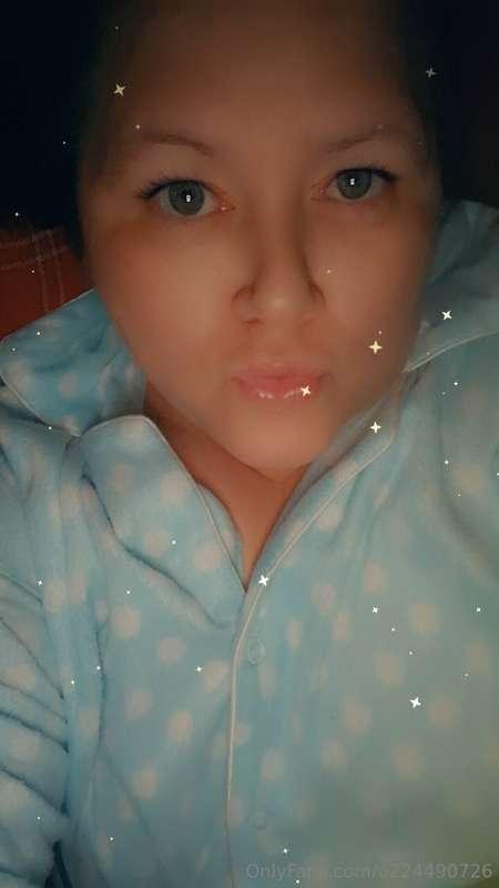 I'm all snuggled up. Cum kiss me baby xx