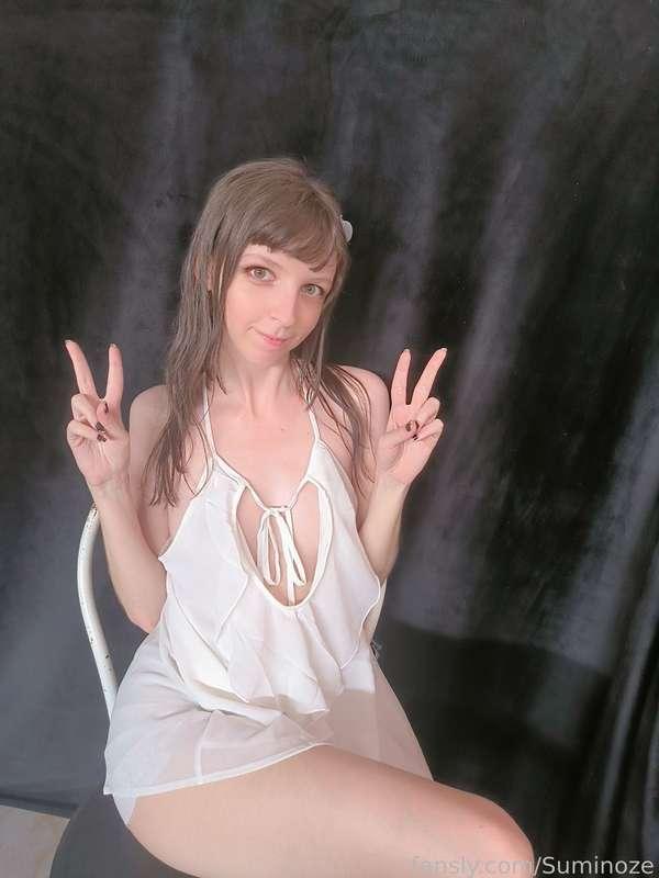 Some casual pics ~ I bought some clothes yesterday 👀 I'll also stream here tonight!
PPV set has titty pictures!!

PS: tip $8 and I'll send you an additional titty pic with this outfit!
#brunette #petite #cameltoe #smalltits #natural #fyp
